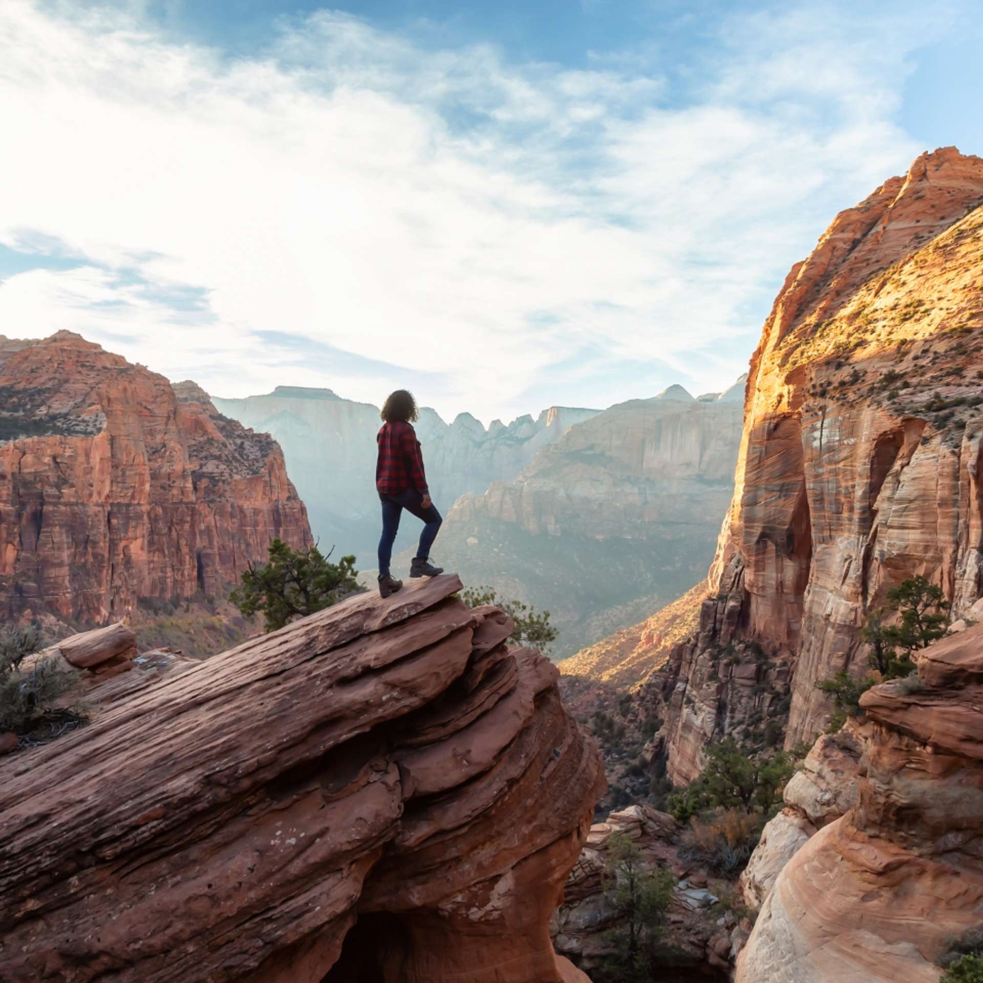 Top 10 North America Solo Trips and Single Traveler Tours 2025/2026