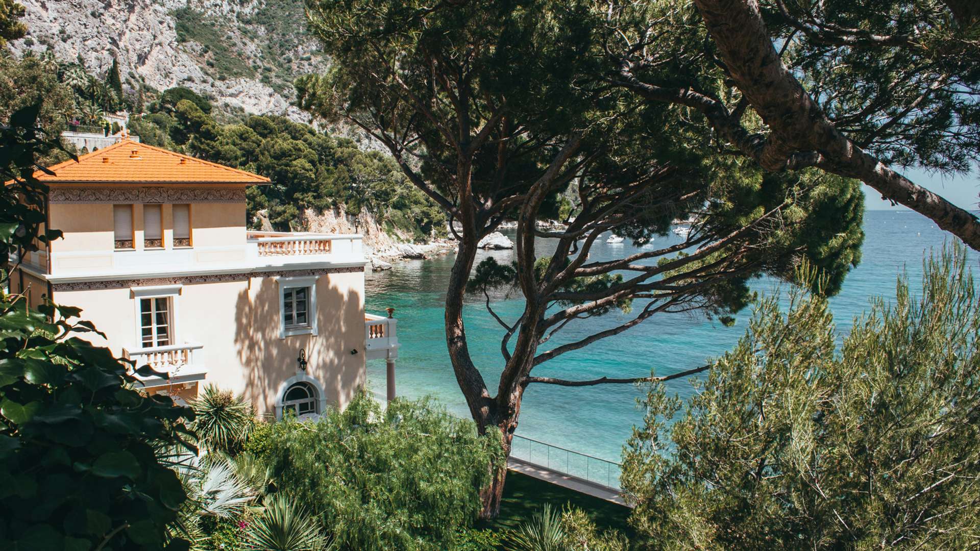 Aire-sur-l'Adour Tours and Trips