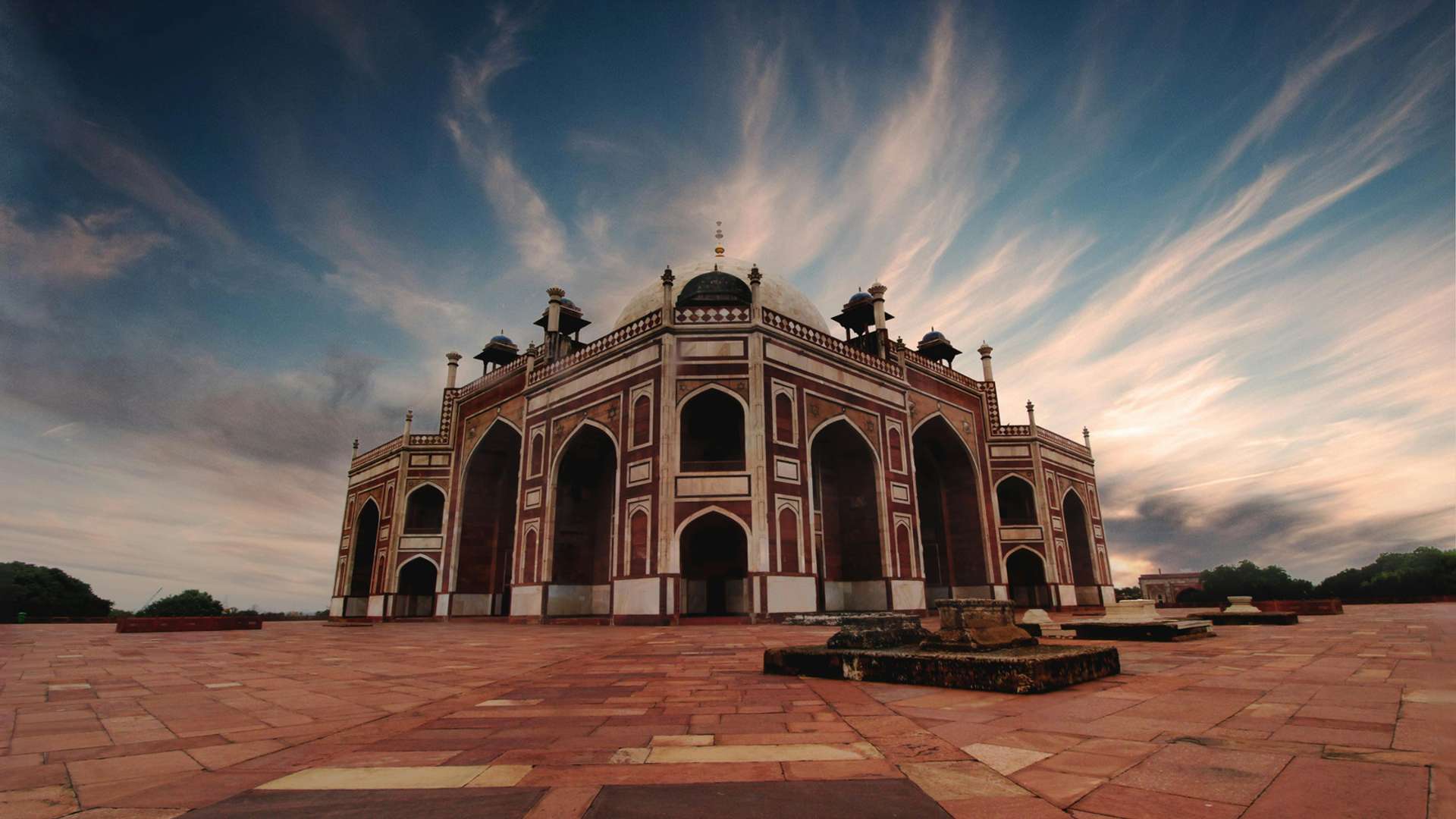 Delhi & Golden Triangle Cultural, religious and historic sites Trips