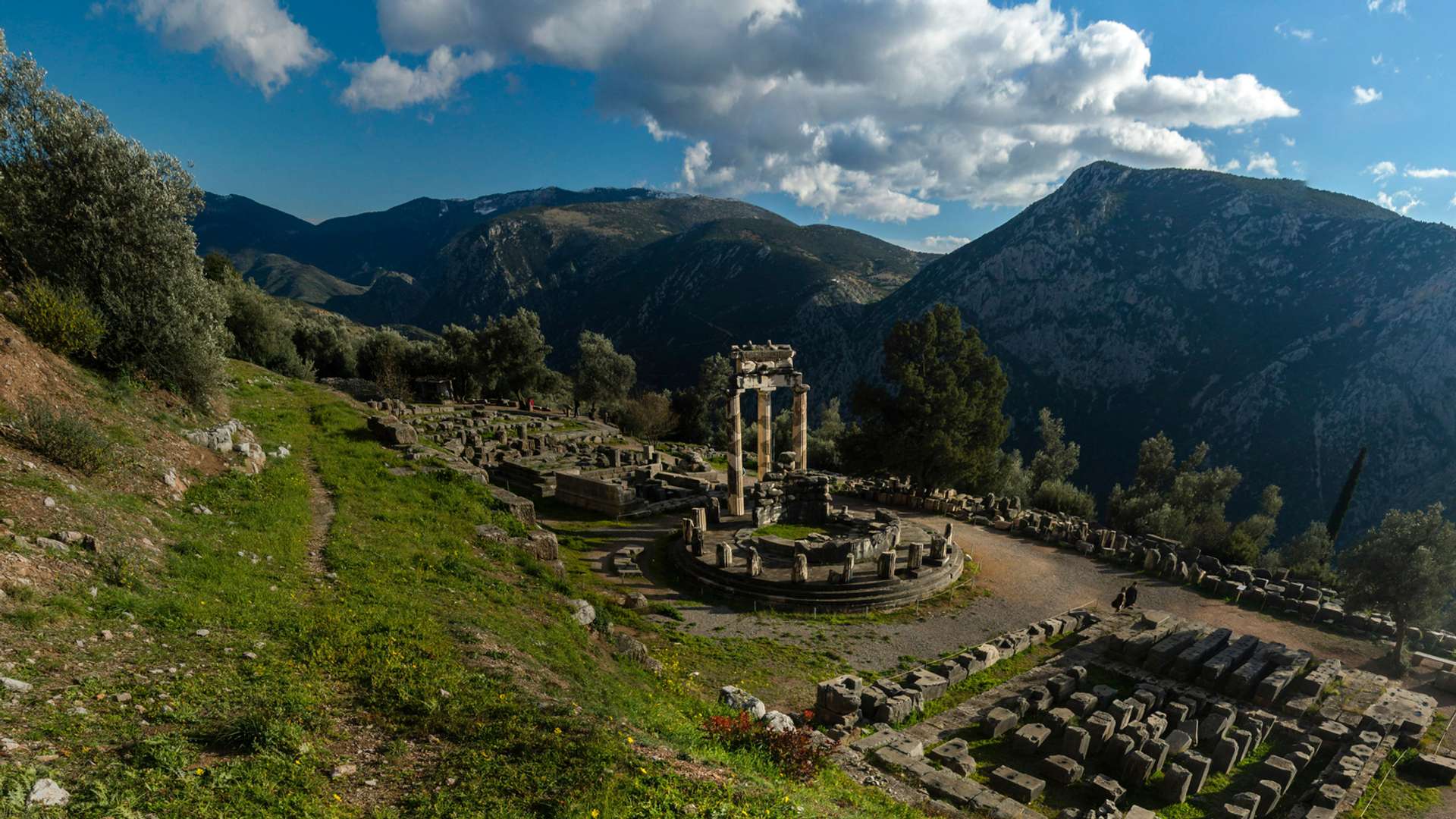 Delphi Art and architecture Trips