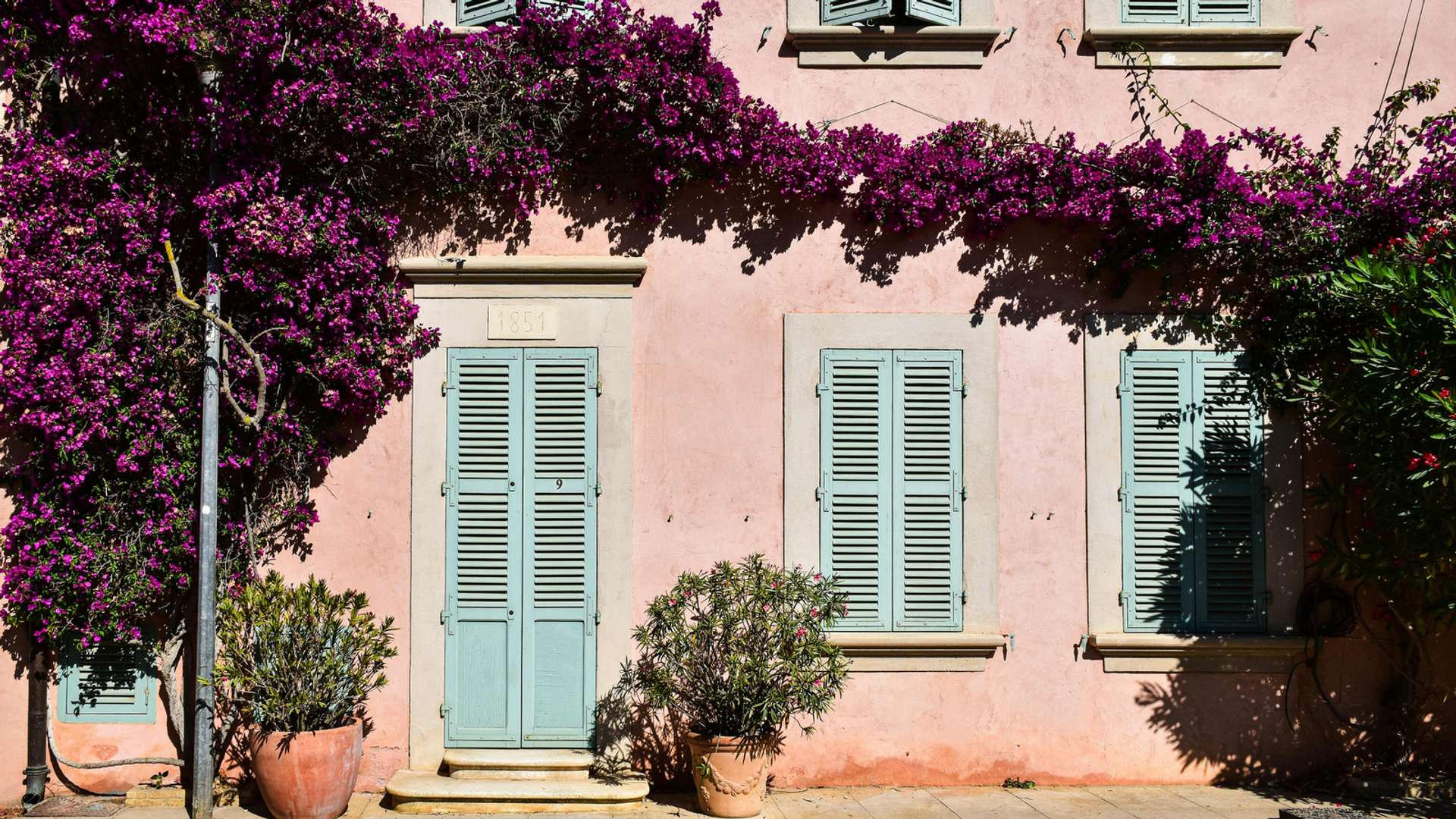Gréoux-les-Bains Tours and Trips