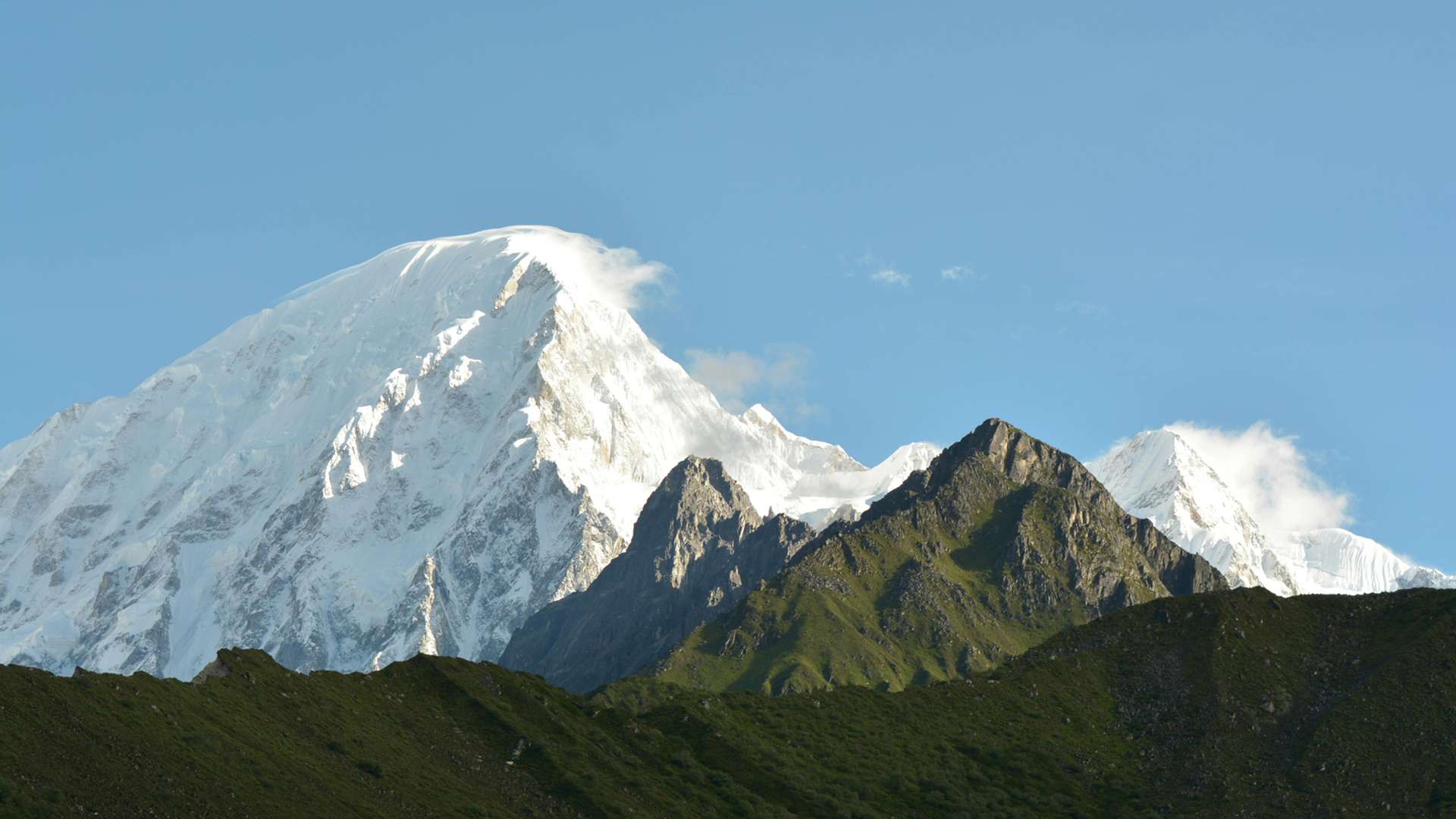 Kongma La Tours and Trips