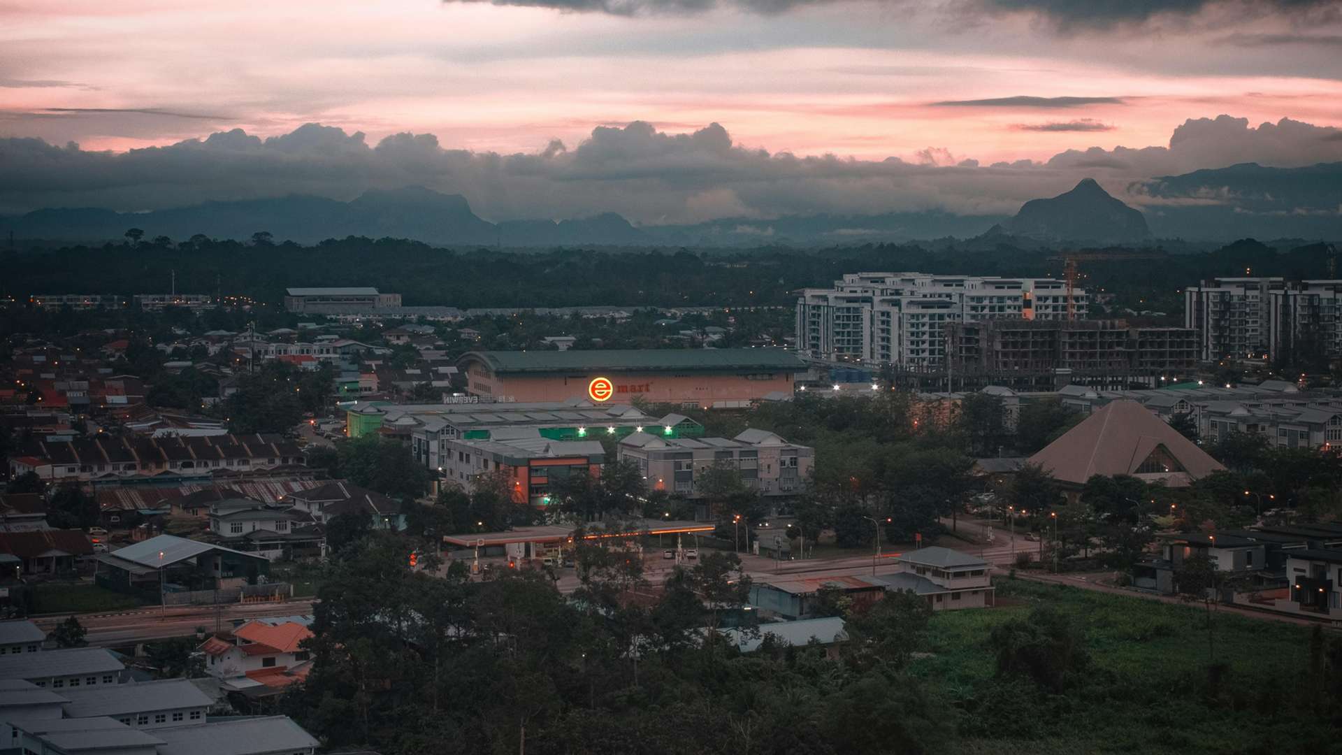 Kuching Tours and Trips