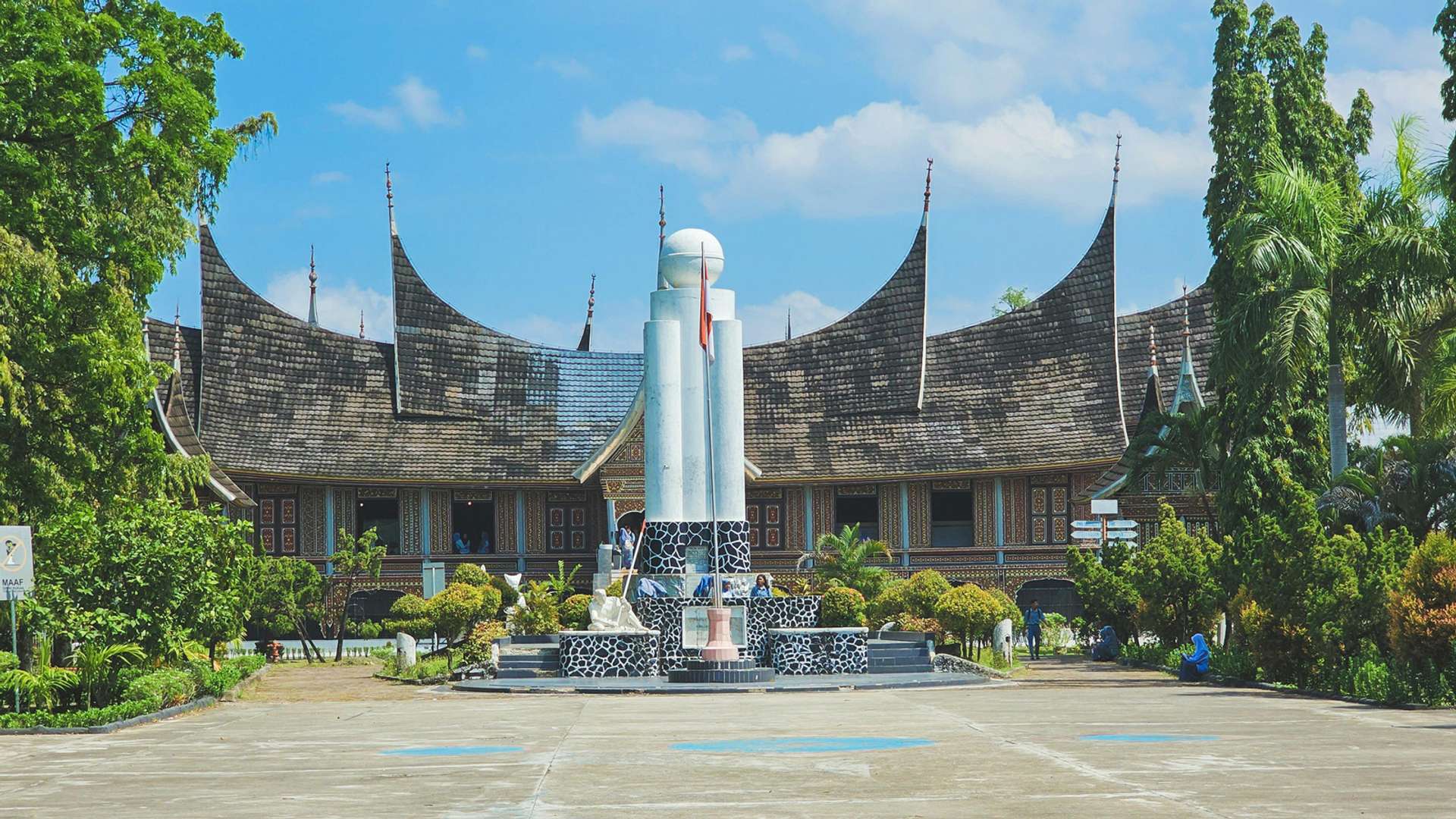 Padang Tours and Trips