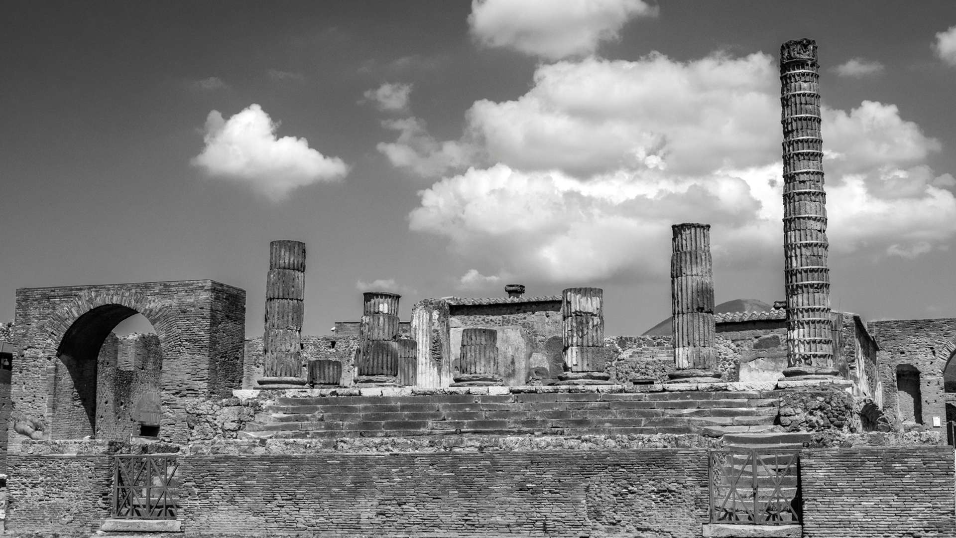 Pompeii Tours and Trips