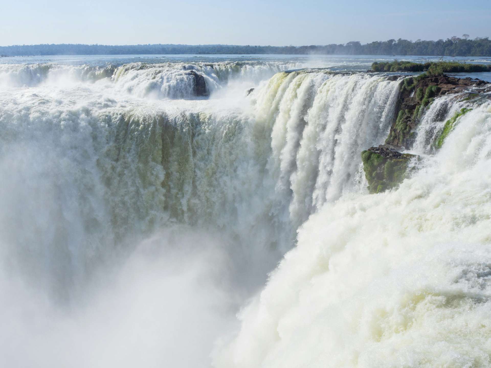 Puerto Iguazu Adventure Trips in 2025/2026