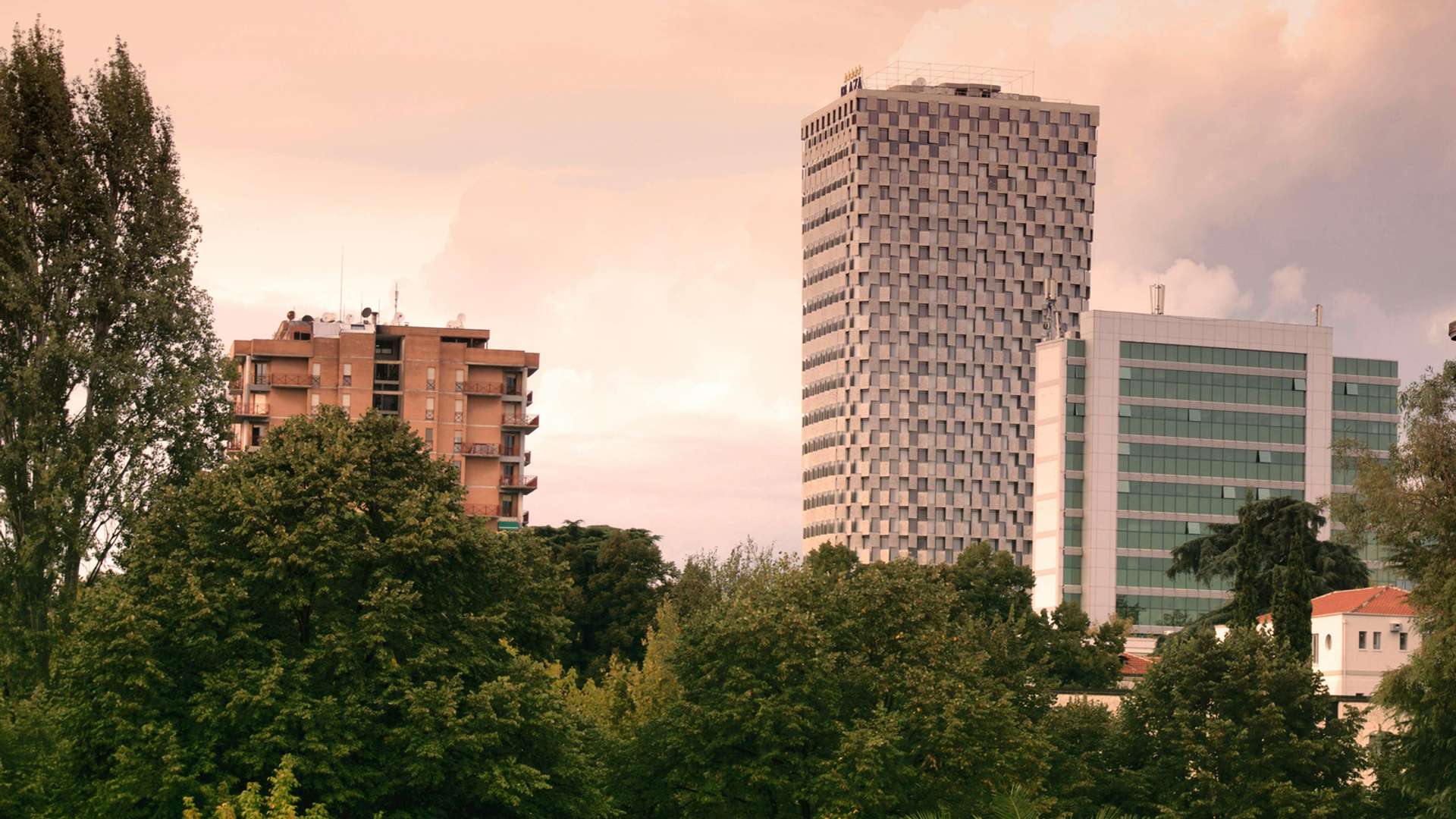 Tirana Explorer Trips