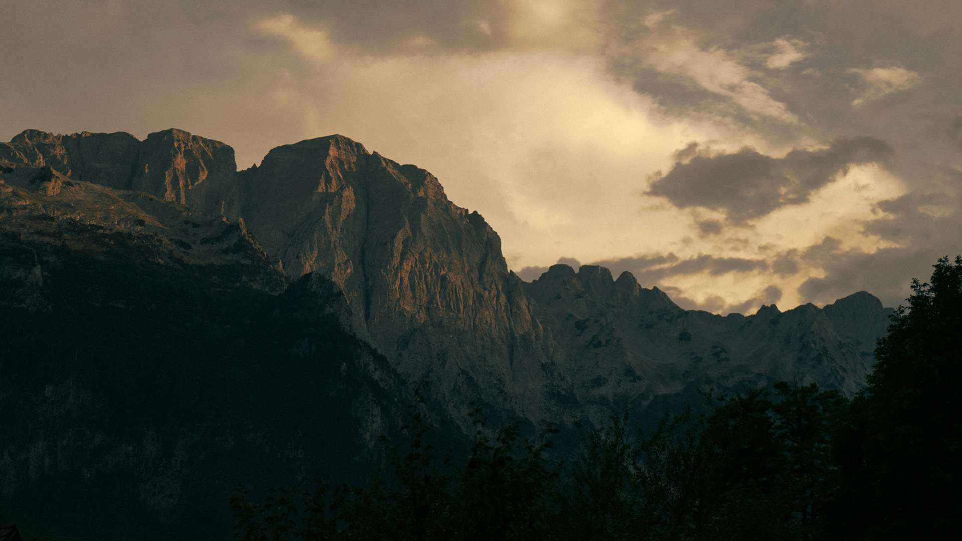 Valbone Tours and Trips