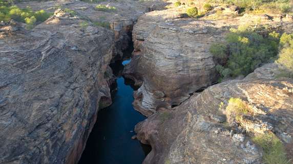 Image 4 of 6