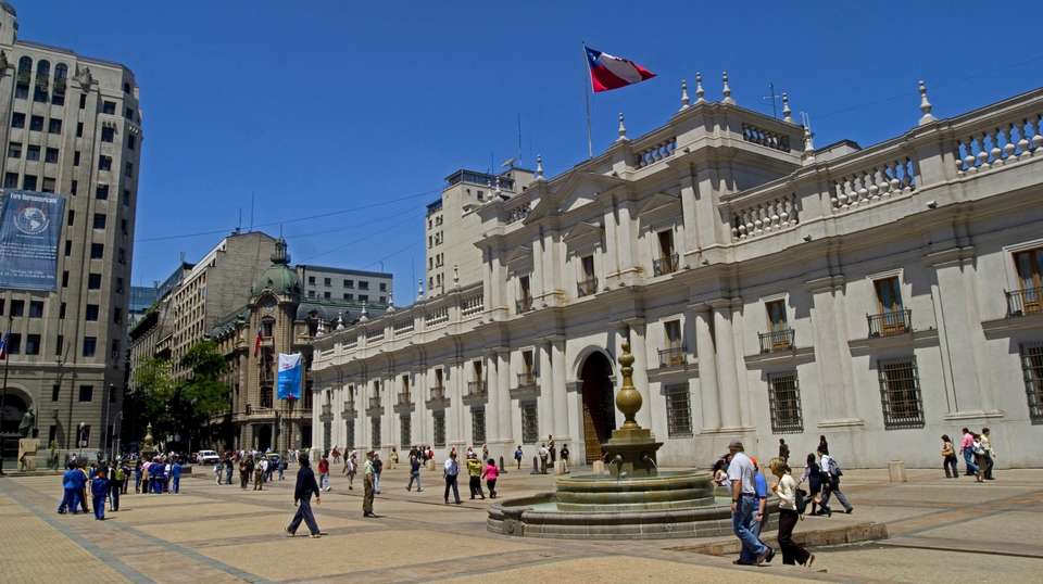 Private Walking Tour through Santiago de Chile with lunch - Chilevivetours - Chile - Image 3