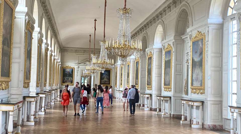 Fontainebleau, Versailles Trianon Tour for Small Group - undefined - Image 7