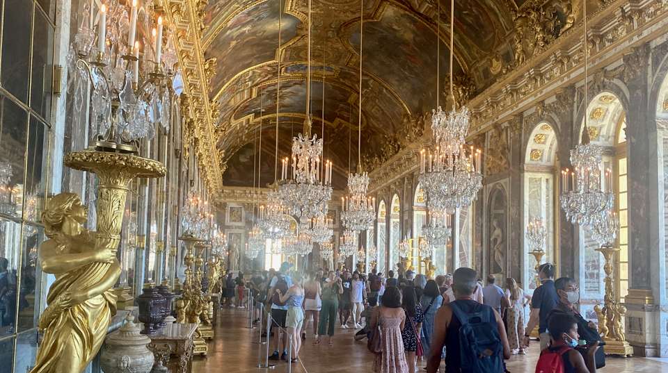 Fontainebleau, Versailles Trianon Tour for Small Group - undefined - Image 2