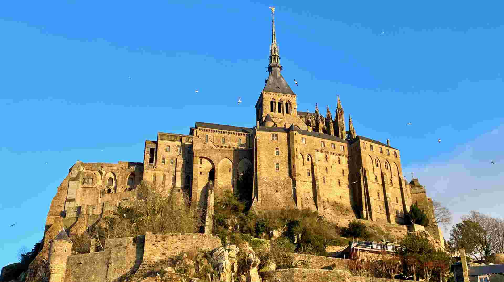 Two-day Mont Saint-Michel, D-Day & Three Castles