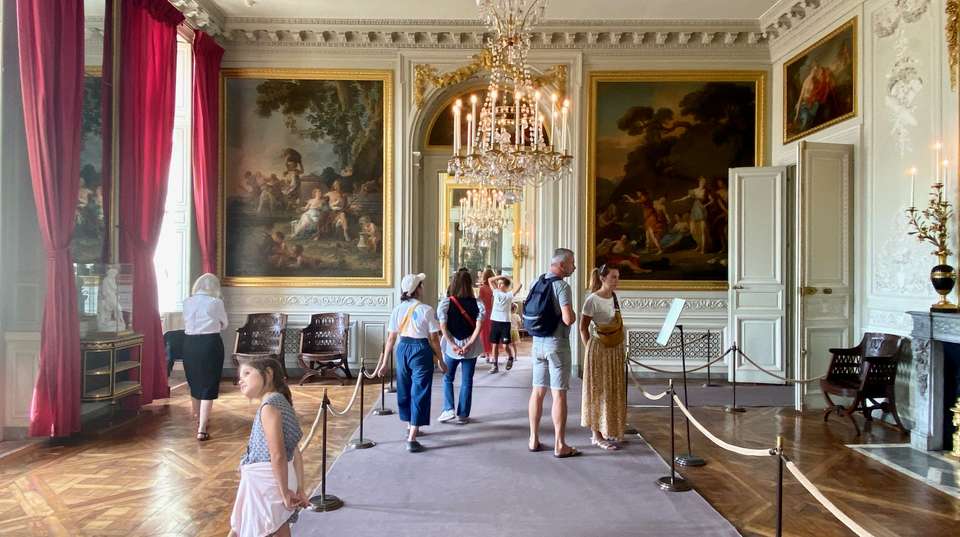 Fontainebleau, Versailles Trianon Tour for Small Group - undefined - Image 8