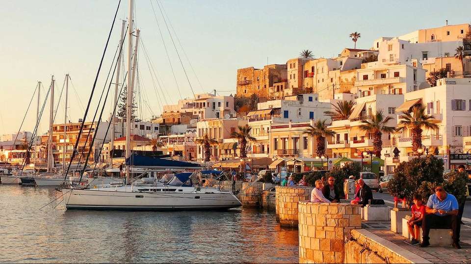 Discover Athens, Naxos and Santorini - Click Tours - Greece - Image 8