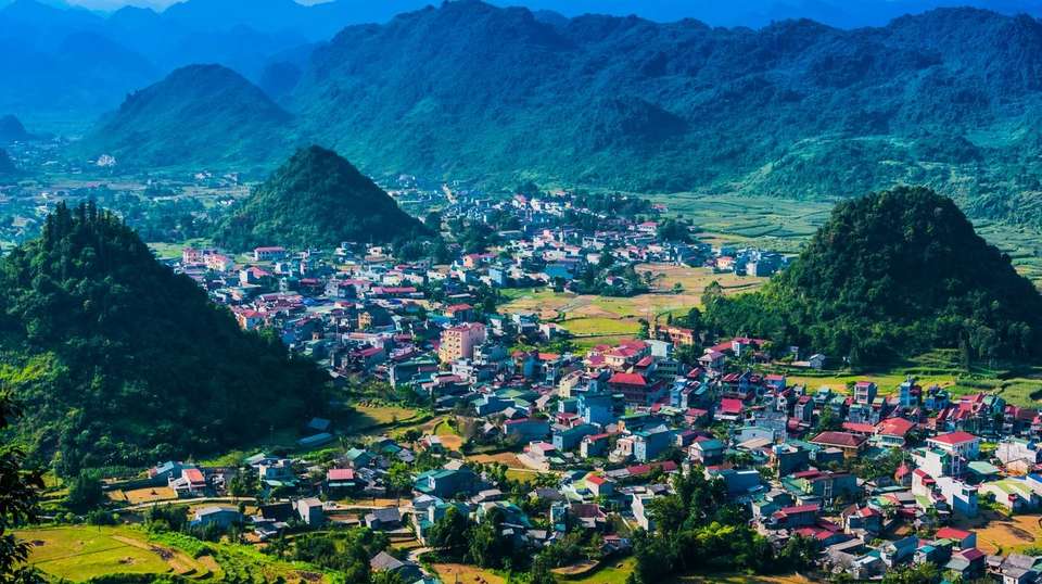 Ha Giang Loop in Northern Vietnam - Contiki - Vietnam - Image 3
