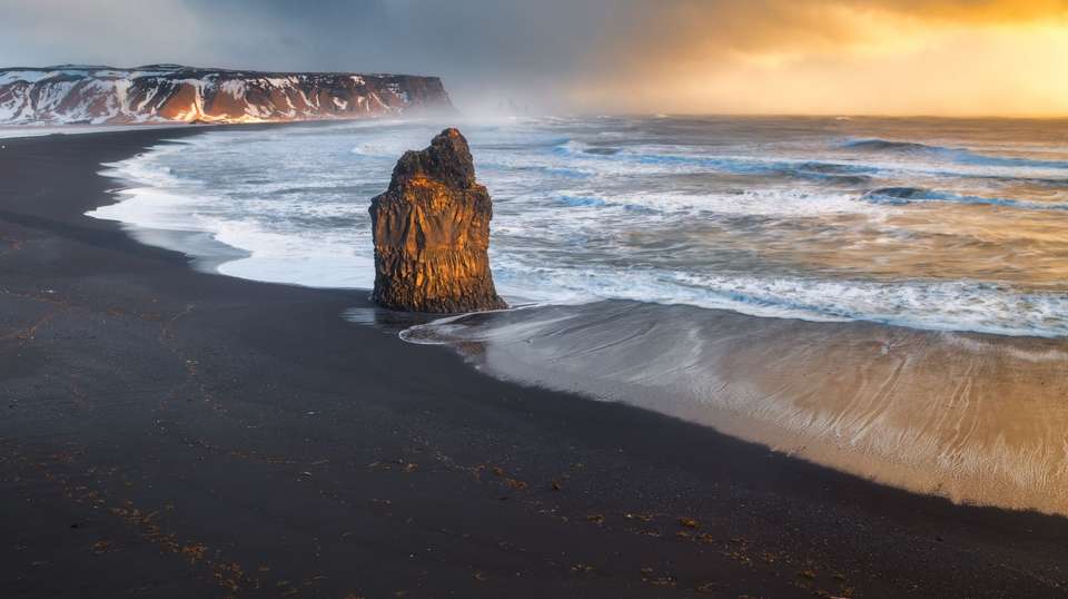Iceland Fire and Ice - Contiki - Iceland - Image 5