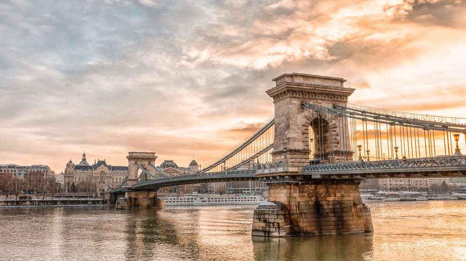 Balkans Escape - Contiki - Hungary - Image 3