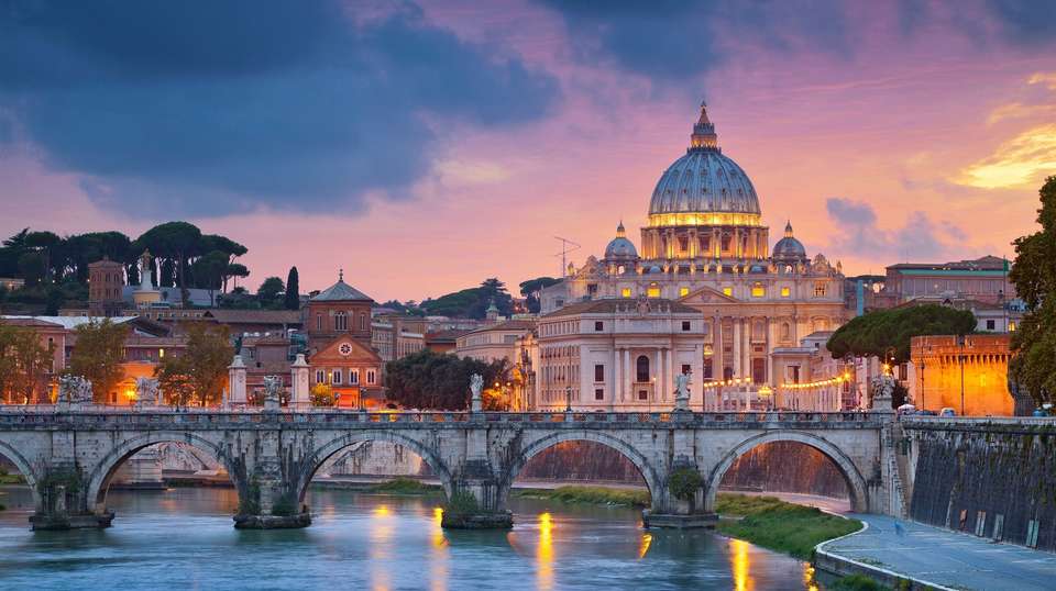 Ancient Wonders: Rome Athens Cairo - Contiki - Italy - Image 4