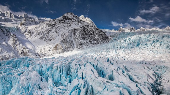 Image 2 of 7