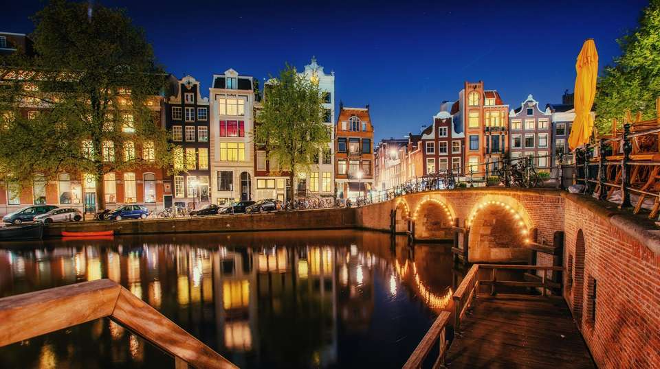 Rome to London Quest - Contiki - Italy