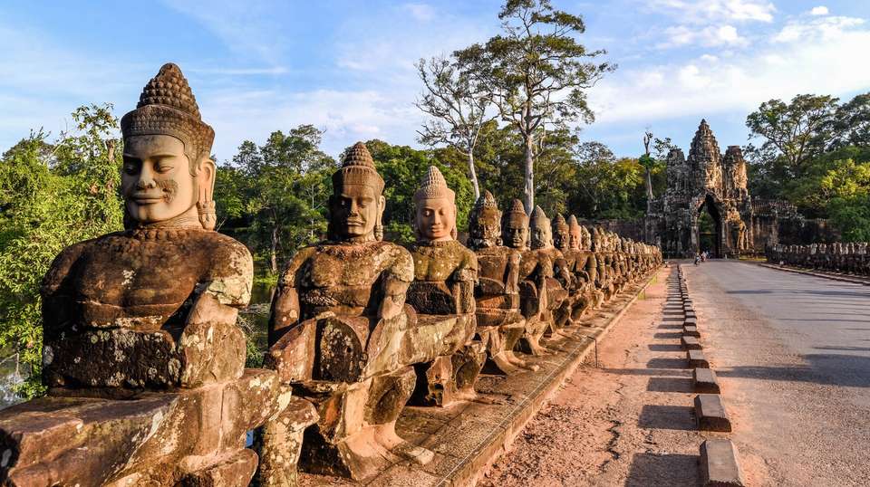 Cambodia & Laos Uncovered - Contiki - Laos - Image 6