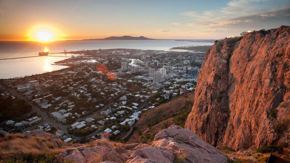 Australia: North Queensland to Uluru - Contiki - Australia