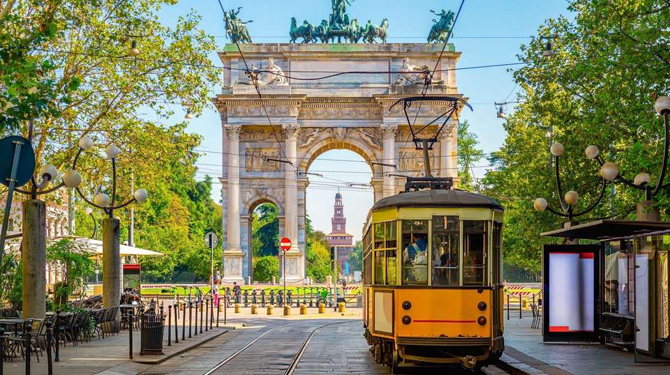 Paris to Rome by Train - Contiki - France - Image 2