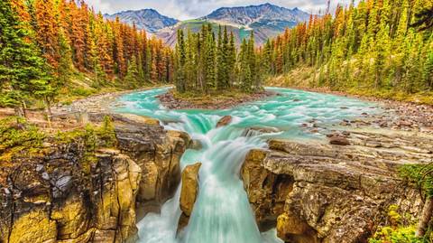 Canada Natural Landmarks Sightseeing Tour: Canada And The Rockies