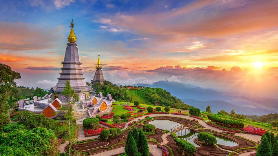Northern Thai Highlights - Contiki - Thailand - Image 4
