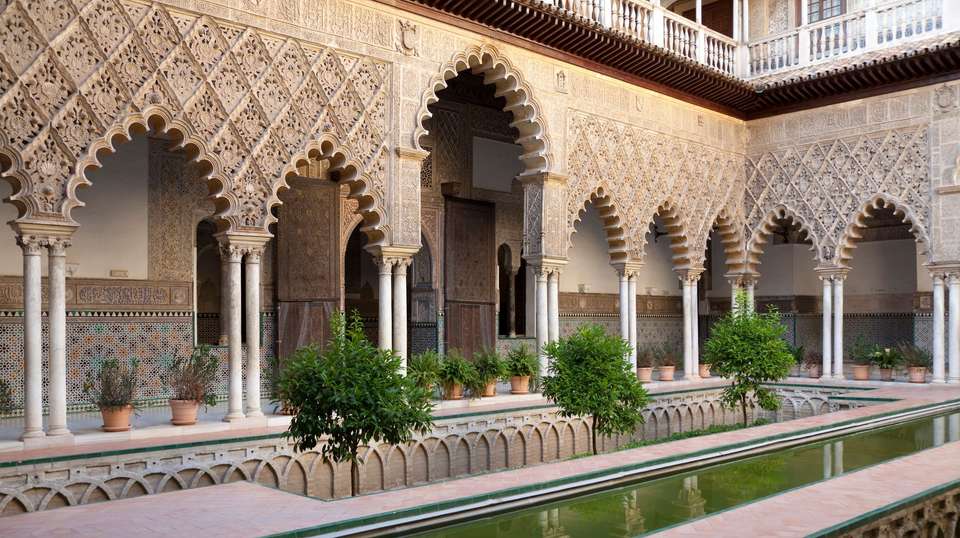 Spain and Portugal Highlights - Contiki - Spain - Image 4