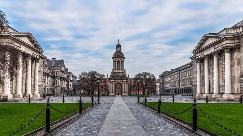 St Patrick's Day - Contiki - England - Image 3