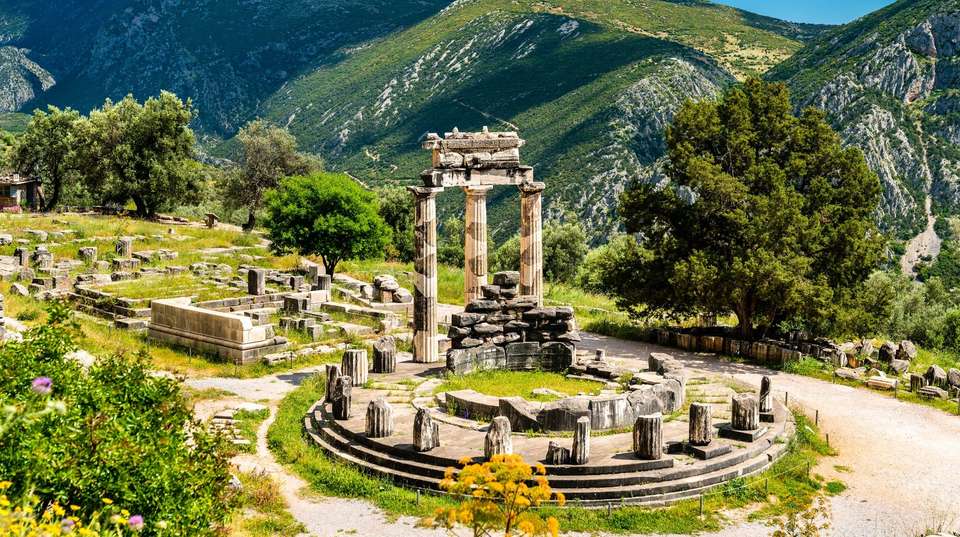 Spotlight on Greece - Contiki - Greece - Image 2
