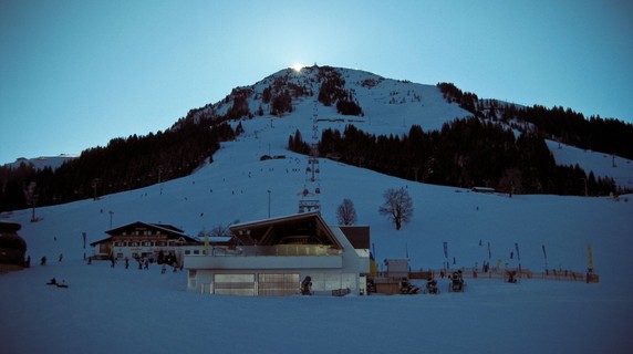 Image 4 of 6