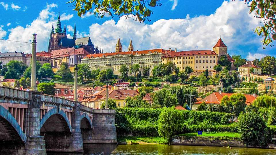 European Whirl - Contiki - England