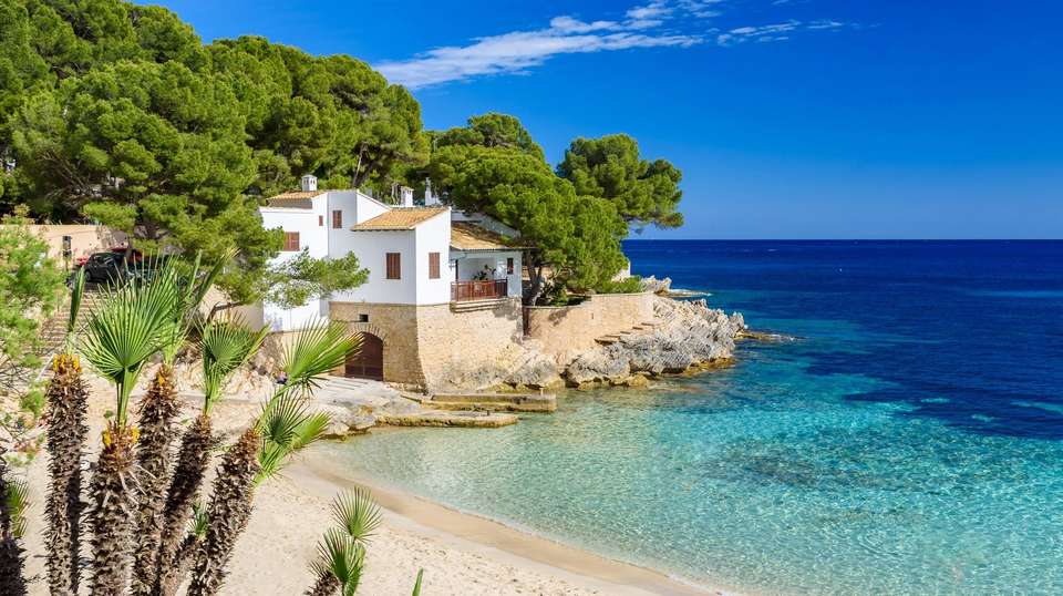 Barcelona, Ibiza and Mallorca - Contiki - Spain - Image 3