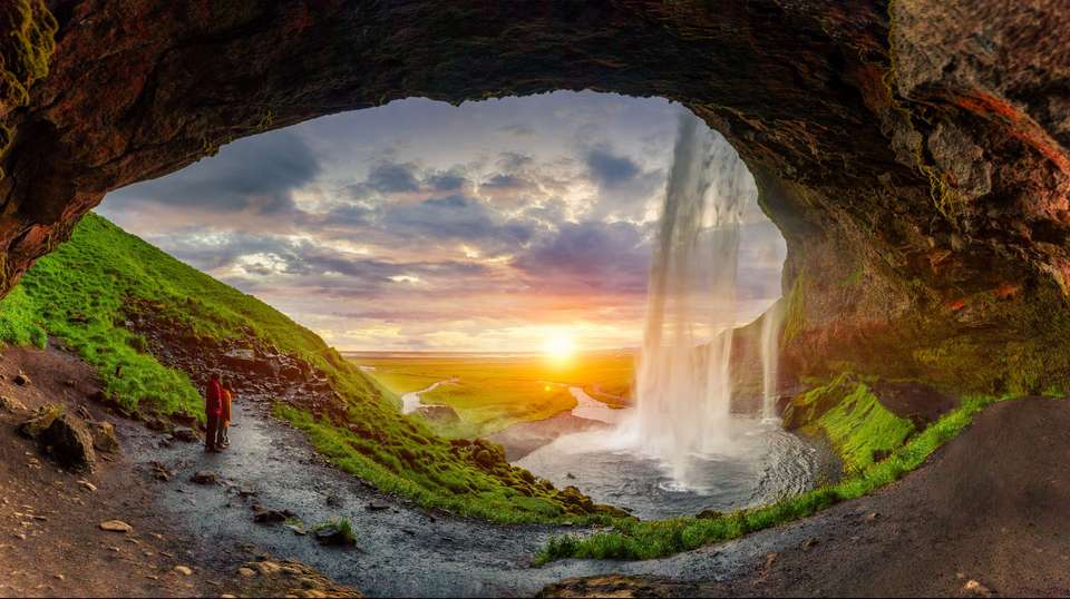 Iceland Fire and Ice - Contiki - Iceland - Image 4
