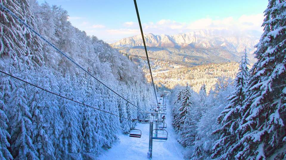Ski Canada - Contiki - Canada - Image 2
