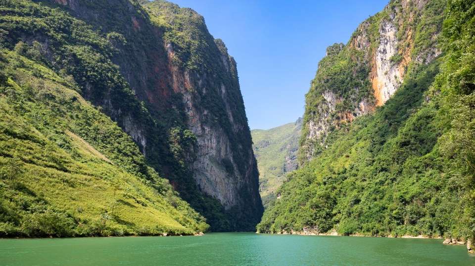 Ha Giang Loop in Northern Vietnam - Contiki - Vietnam - Image 4