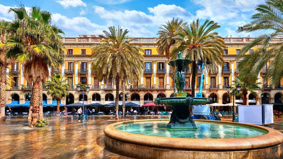 Barcelona, Ibiza and Mallorca - Contiki - Spain - Image 2