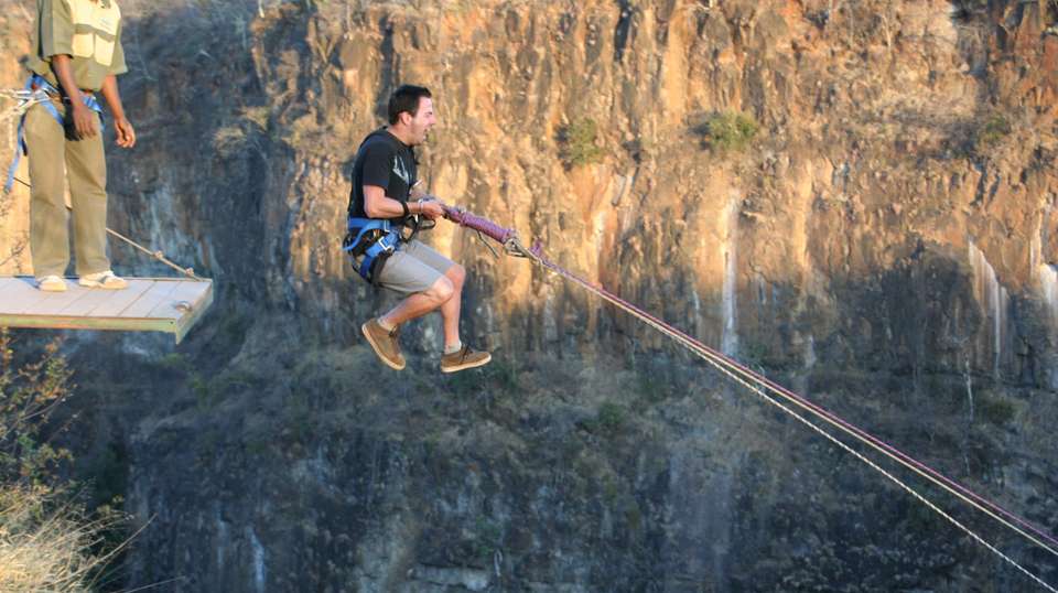 Victoria Falls Explorer - Contiki - Zimbabwe - Image 5