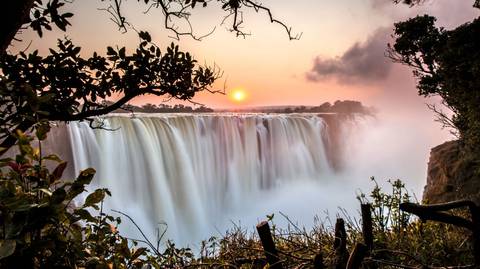 Zimbabwe Guided And Escorted Tours: Victoria Falls Explorer