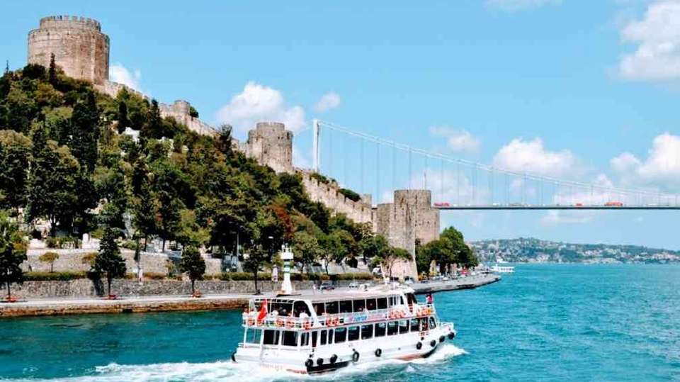 Tour RBC - Romantic Bosphorus Cruise - Gray Line Turkey - Turkey - Image 3