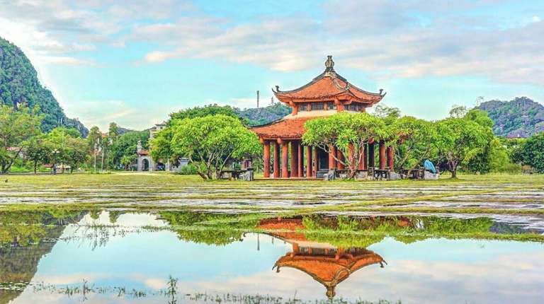 Hoa Lu - Trang An Tour with Mua Cave trip - alternative tour available