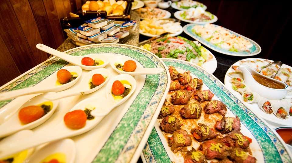 Cruise Dinner On Saigon River - Gray Line Vietnam - Vietnam - Image 6