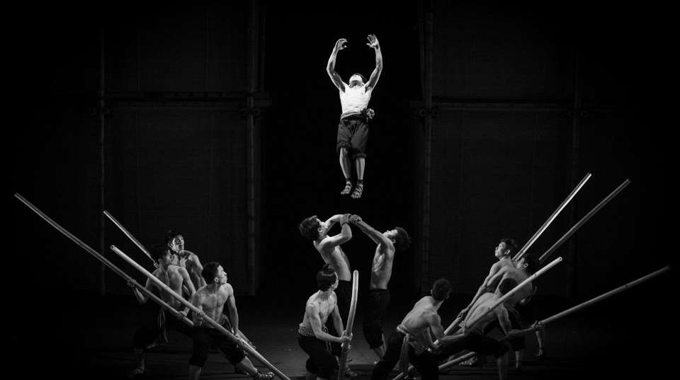 À Ố Show in Saigon - Gray Line Vietnam - Vietnam - Image 4