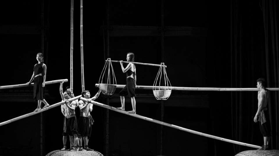 À Ố Show in Saigon - Gray Line Vietnam - Vietnam - Image 5