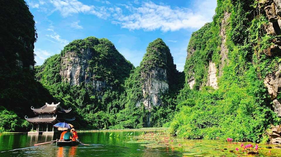 Hoa Lu - Trang An Tour with Mua Cave - undefined - Image 5