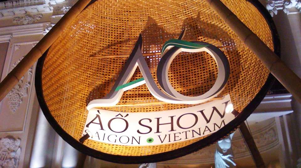 À Ố Show in Saigon - Gray Line Vietnam - Vietnam - Image 2