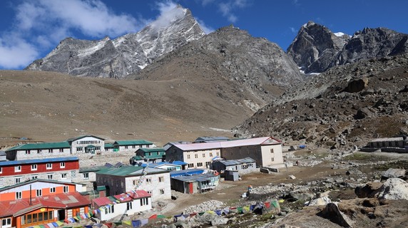 Image 4 of 8